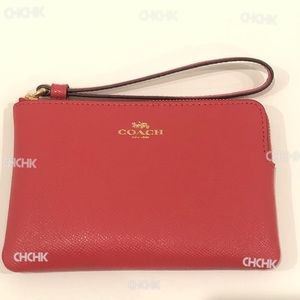 NWT Coach wristlet poppy single zip